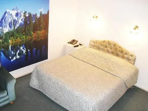 Cherry Tree Lodge Motel Крайстчёрч